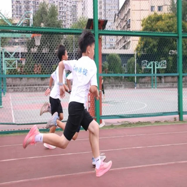 谢震业百米战再创佳绩，彰显中国短跑实力